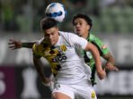 MG Matheusinho (kanan) dari Brasil dan Guarani Rodrigo Fernandez (kiri) dari Paraguay bersaing memperebutkan bola selama pertandingan sepak bola Copa Libertadores di stadion Independencia di Belo Horizonte, Brasil, pada 23 Februari 2022. MG Matheusinho (kanan) dari Brasil dan Guarani Rodrigo Fernandez (kiri) dari Paraguay bersaing memperebutkan bola selama pertandingan sepak bola Copa Libertadores di stadion Independencia di Belo Horizonte, Brasil, pada 23 Februari 2022.Foto: DOUGLAS MAGNO/AFP via Getty Images