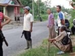 Warga Desa Aur Gading, Empat Lawang, panik usai lima orang digigit anjing gila. Korban sudah mendapat penanganan medis, sementara desa mengimbau warga tetap waspada rabies. Warga Desa Aur Gading, Empat Lawang, panik usai lima orang digigit anjing gila. Korban sudah mendapat penanganan medis, sementara desa mengimbau warga tetap waspada rabies.