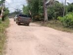 Akses jalan utama sepanjang tiga kilometer yang bertahun-tahun rusak parah, akhirnya masuk dalam rencana pembangunan Pemerintah Provinsi Sumatera Selatan (Pemprov Sumsel). Akses jalan utama sepanjang tiga kilometer yang bertahun-tahun rusak parah, akhirnya masuk dalam rencana pembangunan Pemerintah Provinsi Sumatera Selatan (Pemprov Sumsel).