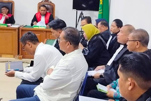 Sidang lanjutan kasus dugaan suap fee proyek pokok pikiran (pokir) DPRD Kabupaten Ogan Komering Ulu (OKU) kembali digelar di Pengadilan Tipikor pada PN Palembang Kelas IA Khusus, Selasa (16/9).