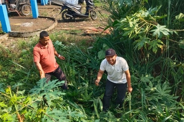Lurah Pasar Tebing Tinggi, Beniko, ajak RT RW gelar kerja bakti sosial di Pasar Pulo Mas, wujud kepedulian bersama mendukung program Bupati Empat Lawang.