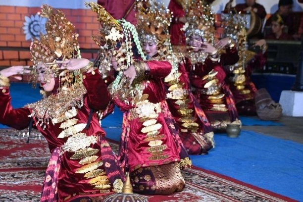Wali Kota Palembang Ratu Dewa menargetkan Perwali Tari Sambut rampung dalam 30 hari sebagai bagian dari sembilan poin fakta integritas kebudayaan.