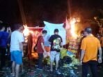 Suasana haru menyelimuti puncak ritual Ulambana di Vihara Amitabha Graha, ditutup dengan prosesi pembakaran kapal sebagai simbol perjalanan arwah leluhur.
