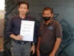 Seorang wanita di Palembang melaporkan dugaan perampasan mobil oleh pihak leasing ke OJK. Kasus ini jadi sorotan karena diduga ada unsur penipuan.
