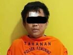 Seorang pria di Palembang kepergok mencuri ponsel di toko kue. Meski sempat menyamar sebagai pembeli, aksinya terungkap dan pelaku ditangkap warga.