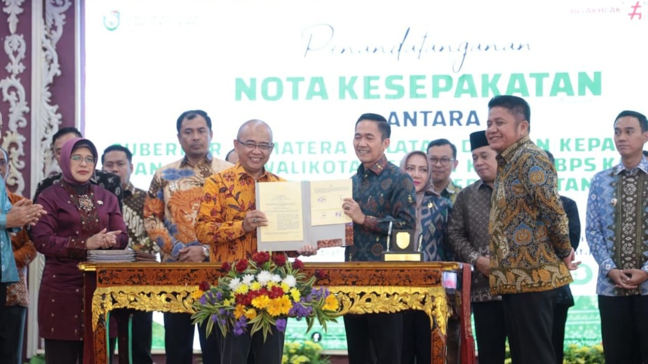 acara penandatanganan kesepakatan antara Pemerintah Provinsi Sumsel dan Badan Pusat Statistik Republik Indonesia (BPS RI) di Griya Agung Palembang, Jumat (12/9/2025).
