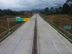 Proyek Tol Lubuklinggau–Bengkulu yang sempat tertunda kini kembali dilanjutkan setelah ditetapkan sebagai Proyek Strategis Nasional. Wali Kota Lubuklinggau optimistis tol ini akan meningkatkan daya saing ekonomi dan investasi daerah.
