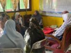 Video perundungan siswi SMP di Muratara viral di media sosial. Pihak sekolah dan kepolisian bertindak cepat dengan memberikan sanksi kepada pelaku dan melakukan pembinaan agar insiden serupa tak terulang.
