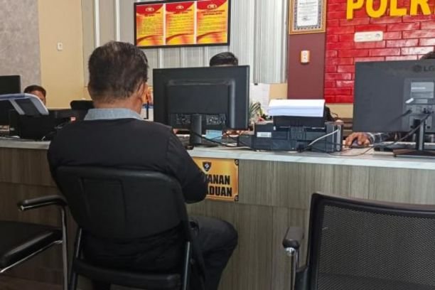 Seorang warga Palembang melaporkan pegawainya yang membawa kabur motor Viar miliknya. Kasus ini kini tengah diselidiki Unit Ranmor Polrestabes Palembang.