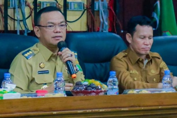Pemkab Empat Lawang meluncurkan delapan kebijakan strategis untuk meningkatkan PAD, menekankan kesadaran pajak, dan mendorong kemandirian fiskal di bawah kepemimpinan Bupati Joncik Muhammad.