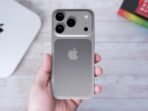 Apple kembali membuat kejutan dengan mengganti material iPhone 17 Pro dari titanium ke aluminium. Keputusan ini diambil demi performa pendinginan dan efisiensi jangka panjang.