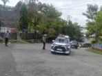 Satlantas Polres Empat Lawang gelar Strong Point Sore di Tebing Tinggi untuk meningkatkan disiplin berlalu lintas dan mencegah kecelakaan.