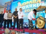 Gubernur Sumatera Selatan H. Herman Deru membuka secara resmi Lomba Keluarga Sadar Hukum (Kadarkum) Tahun 2025 tingkat pelajar SMA/SMK se-Provinsi Sumatera Selatan yang berlangsung di Hotel Swarna Dwipa Palembang, Rabu (22/10/2025).