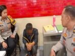 Pelajar SMA di Palembang ditangkap warga usai diduga lecehkan wanita disabilitas mental. Pelaku bersembunyi di kandang ayam sebelum diserahkan ke polisi.