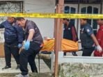 Warga Palembang geger temuan jasad lansia membusuk di rumahnya. Diketahui korban tinggal seorang diri karena terpisah dari keluarga akibat ekonomi.