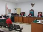 Antoni, kurir sabu 11 kilogram, divonis penjara seumur hidup oleh PN Palembang. Vonis hakim sesuai tuntutan jaksa dari Kejati Sumsel.