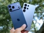 Apple iPhone 17 dan Samsung Galaxy S25 bersaing sengit di pasar flagship 2025. Siapa yang lebih unggul dalam desain, kamera, dan performa?