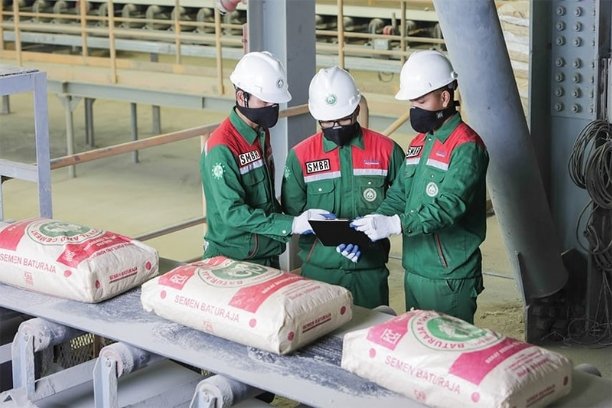 PT Semen Baturaja tegaskan komitmen GCG usai penggeledahan Kejati Sumsel terkait dugaan korupsi distribusi semen oleh mitra bisnisnya.
