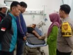 Cekcok di proyek bangunan berujung maut. Seorang pria di Baturaja Timur tewas ditusuk rekan kerjanya, pelaku kabur dan kini diburu polisi.
