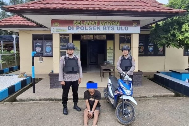 Polsek BTS Ulu tangkap satu pelaku pencurian motor lintas provinsi asal Bengkulu, sementara satu pelaku lain berhasil kabur dan masih diburu polisi.