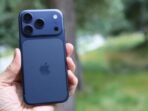 iPhone 18 Pro kabarnya akan membawa konektivitas 5G satelit hasil kerja sama Apple dan Starlink, membuka era baru koneksi global tanpa batas.