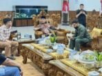 Buyer asal Dubai kunjungi Desa Jarai untuk menilai kualitas Kopi Lahat. Upaya Bupati Lahat, Bursah Zarnubi, memperkenalkan kopi lokal ke dunia mulai berhasil.