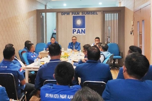 DPW PAN Sumsel siap gelar Muscab serentak November 2025 untuk memperkuat struktur partai hingga ke akar rumput, dipimpin langsung oleh Joncik Muhammad.