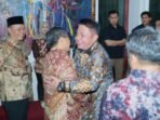 Acara pisah sambut Kajati Sumsel berlangsung hangat. Dr. Yulianto serahkan tongkat estafet kepada Dr. Ketut Sumedana di Griya Agung Palembang.