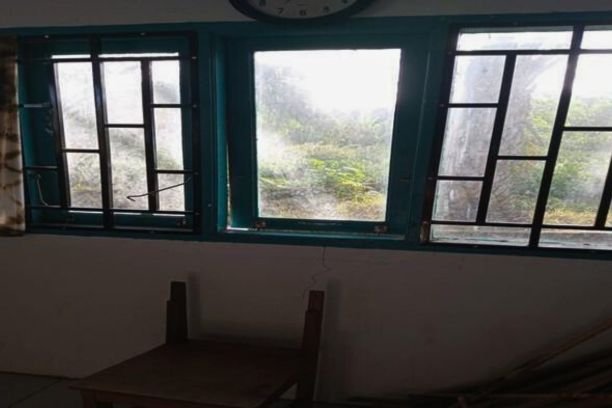 Kantor MTs Muhammadiyah di Desa D Tegalrejo, Musi Rawas dibobol maling. Sejumlah barang hilang, terali jendela rusak, dan ruangan guru porak-poranda.