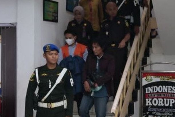 Kejati Bengkulu menetapkan pengacara bernama Hartanto sebagai tersangka baru kasus korupsi pembebasan lahan Tol Bengkulu-Taba Penanjung senilai Rp15 miliar.