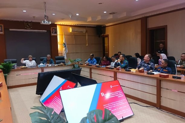 Pemkab Lahat bersama PT SERD bahas percepatan perbaikan jalan Tunggul Bute demi memperlancar mobilitas warga dan mendukung pertumbuhan ekonomi daerah.