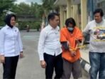 Kasus video asusila guru SMP Prabumulih terbongkar. Pelaku yang juga paman korban ditangkap polisi, terancam 12 tahun penjara.