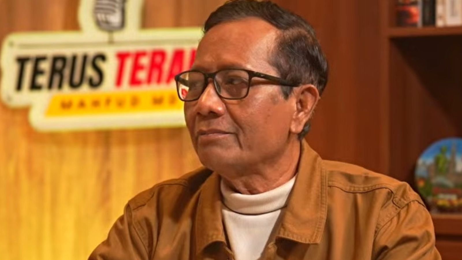 Mahfud MD menyoroti komunikasi publik dan kinerja Purbaya Yudhi Sadewa.